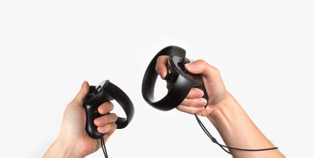 VR空間内で女の子に触れる!? 指の曲げ伸ばしも判別できる「Oculus Touch」はVRに没入できる魔法のコントローラーだった_001