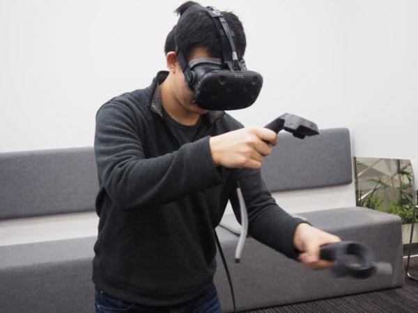 VR初日の出、VR福笑い、そしてVR食事!? すべてが仮想空間で完結する「VR新年会」を開いてみた_021