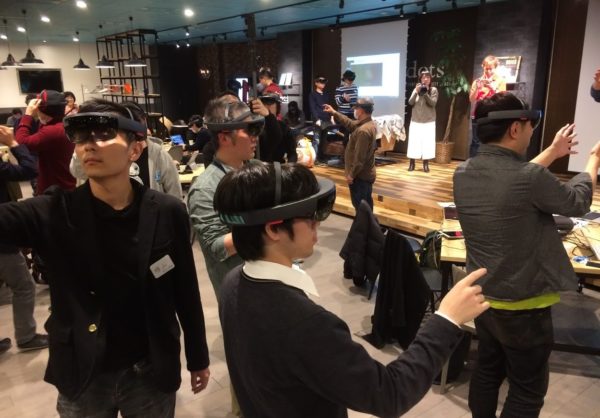 渋谷の一室にHoloLens80台が大集結！ 仮想空間を共有できるシェアリング機能にゲームの未来を見た_005