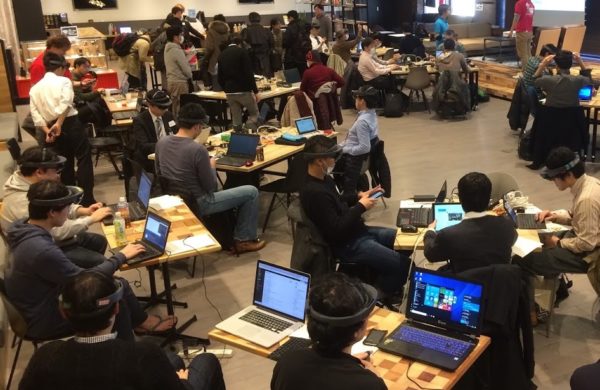 渋谷の一室にHoloLens80台が大集結！ 仮想空間を共有できるシェアリング機能にゲームの未来を見た_003