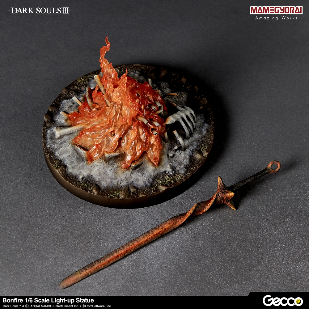 『DARK SOULS Ⅲ』の篝火が1/6スケールのスタチューに、光るギミックでプレイヤーをリアルに癒やす_006