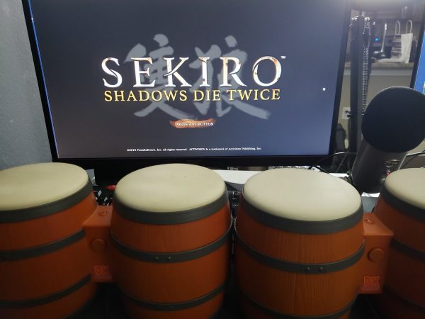 『SEKIRO』を「タルコンガ」でクリアした凄腕ゲーマーが現る。リズムゲームのように攻略、敵の攻撃にあわせてビートを刻む_001