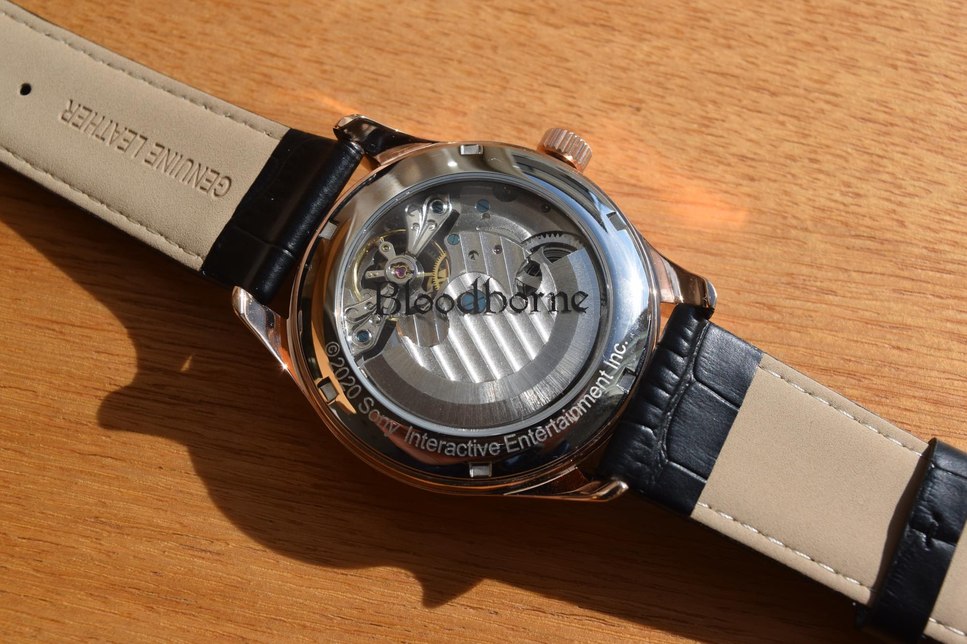 機械仕掛けの透ける盤面が美しい…『Bloodborne（ブラッドボーン）』モデルの腕時計【普段使いしたいゲームグッズ】_007