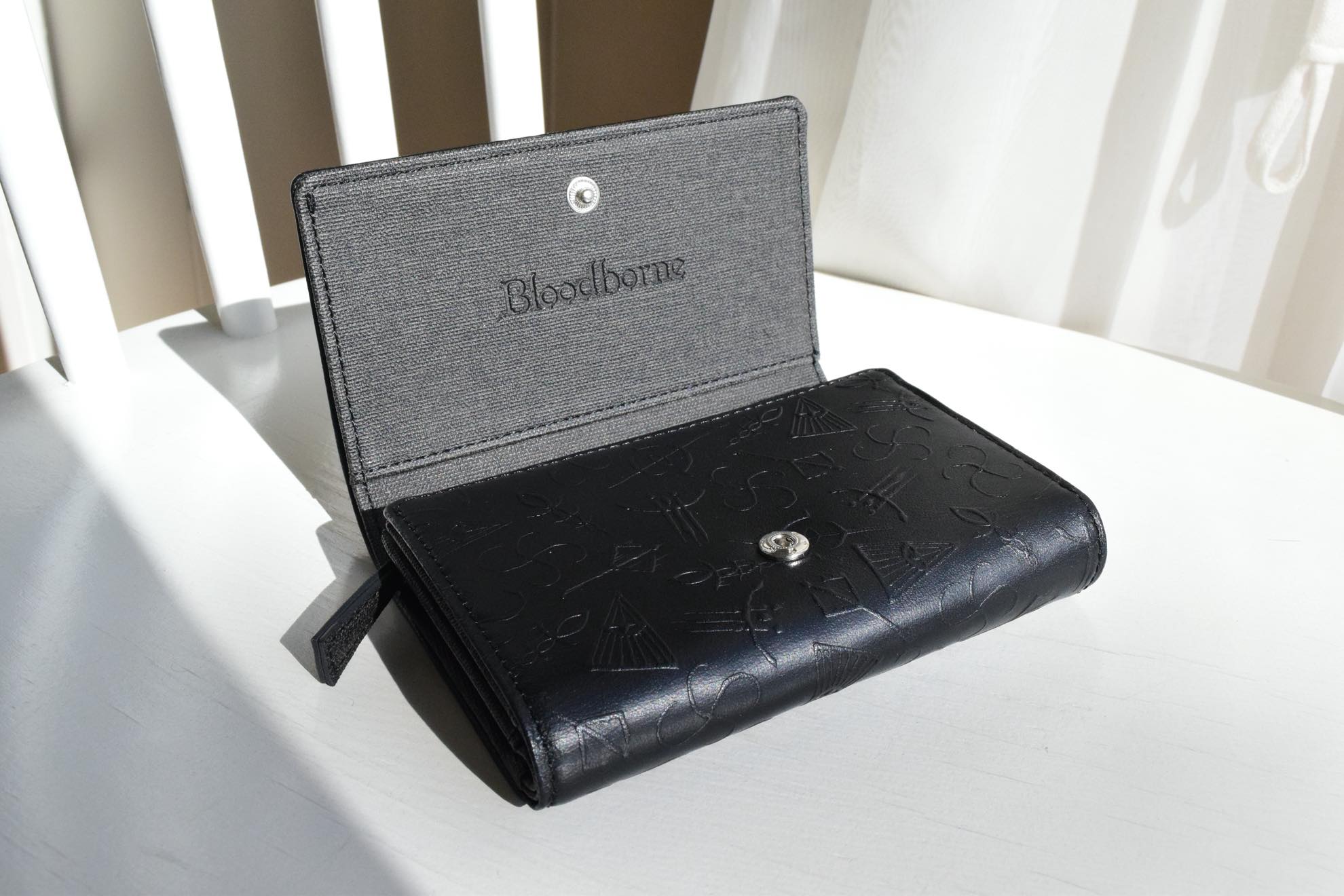 質感、収納力、カッコ良さ、全てを兼ね備える『Bloodborne（ブラッドボーン）』の三つ折り財布【普段使いしたいゲームグッズ】_006