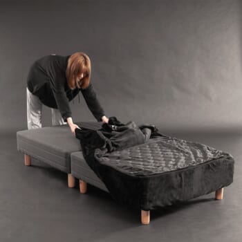 ベッドをまるごと“コタツ化”できるヒーター毛布が発売中。足元に重点を置いた電熱ヒーターとフットポケットで寝ながらのゲームも暖かく楽しめる_002