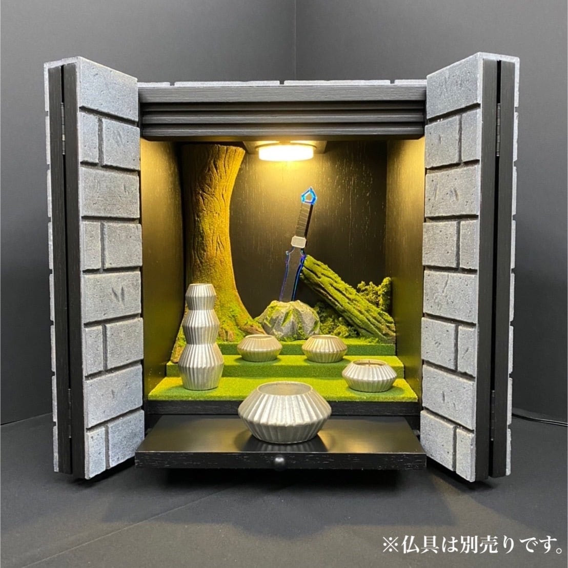 ファンタジー世界を題材にした「仏壇」が発売開始、価格は88万円。RPG風「飛沫防止アクリル板」を開発した「匠工芸」が開発