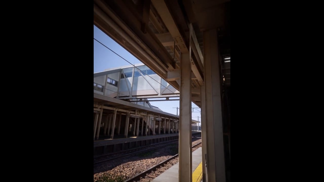 「Unreal Engine 5」で日本の駅を再現した3D映像が「実写にしか見えない」と話題に_001