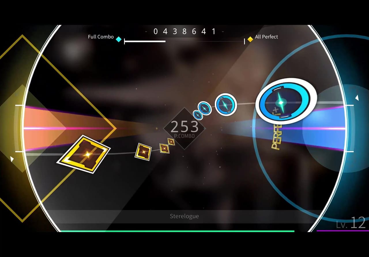 スマートフォンを回して遊ぶ体感型の音楽ゲーム『Rotaeno』が発売_003