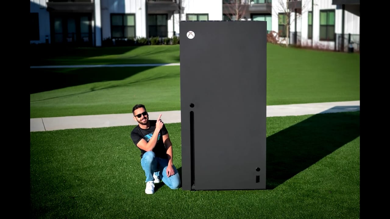 YouTuberが大型冷蔵庫サイズのXbox Series Xを制作しギネス世界記録に認定_003