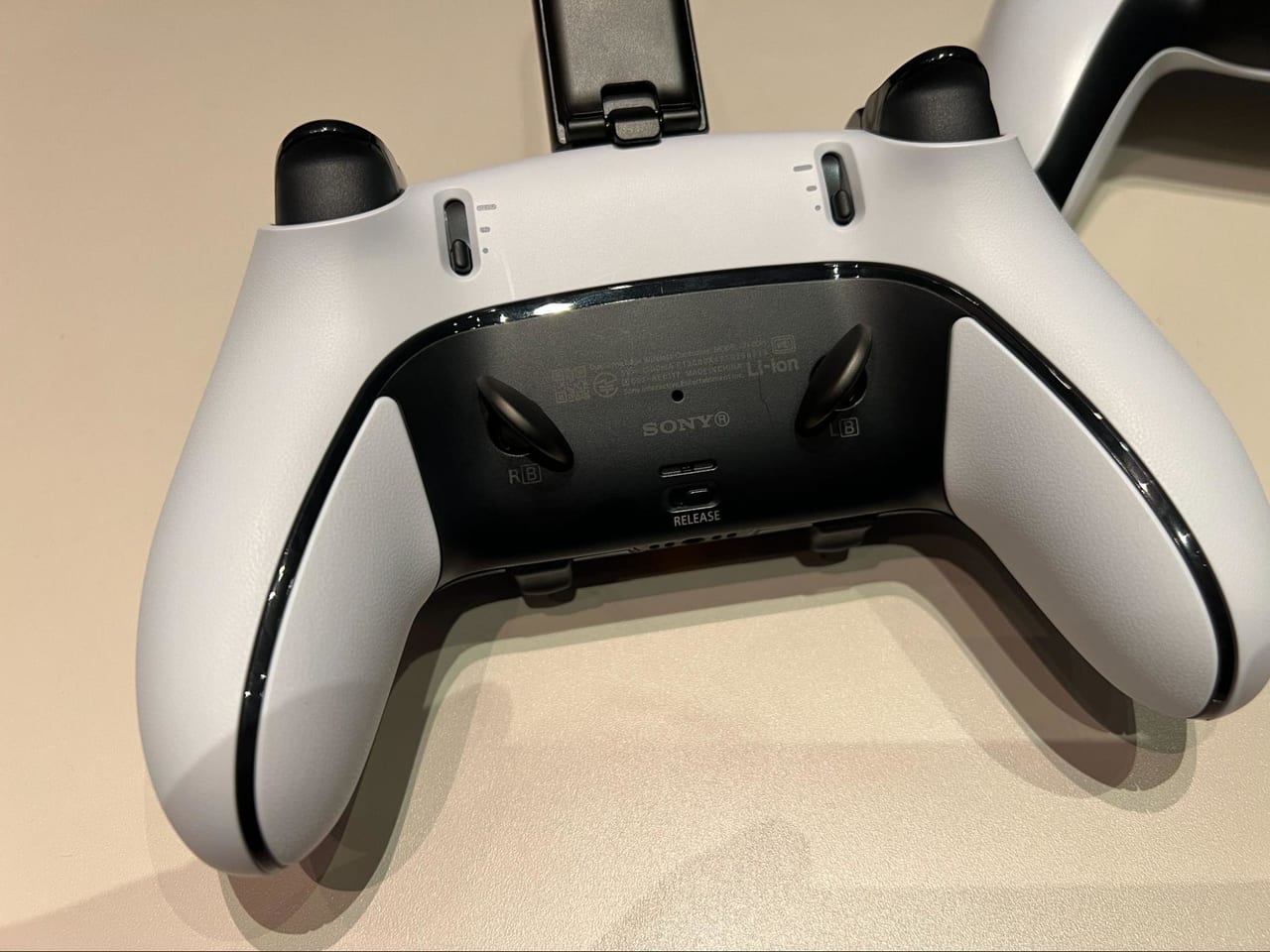 PS5の新コントローラー「DualSense Edge」はゲーマーを考えまくりなコントローラー_003