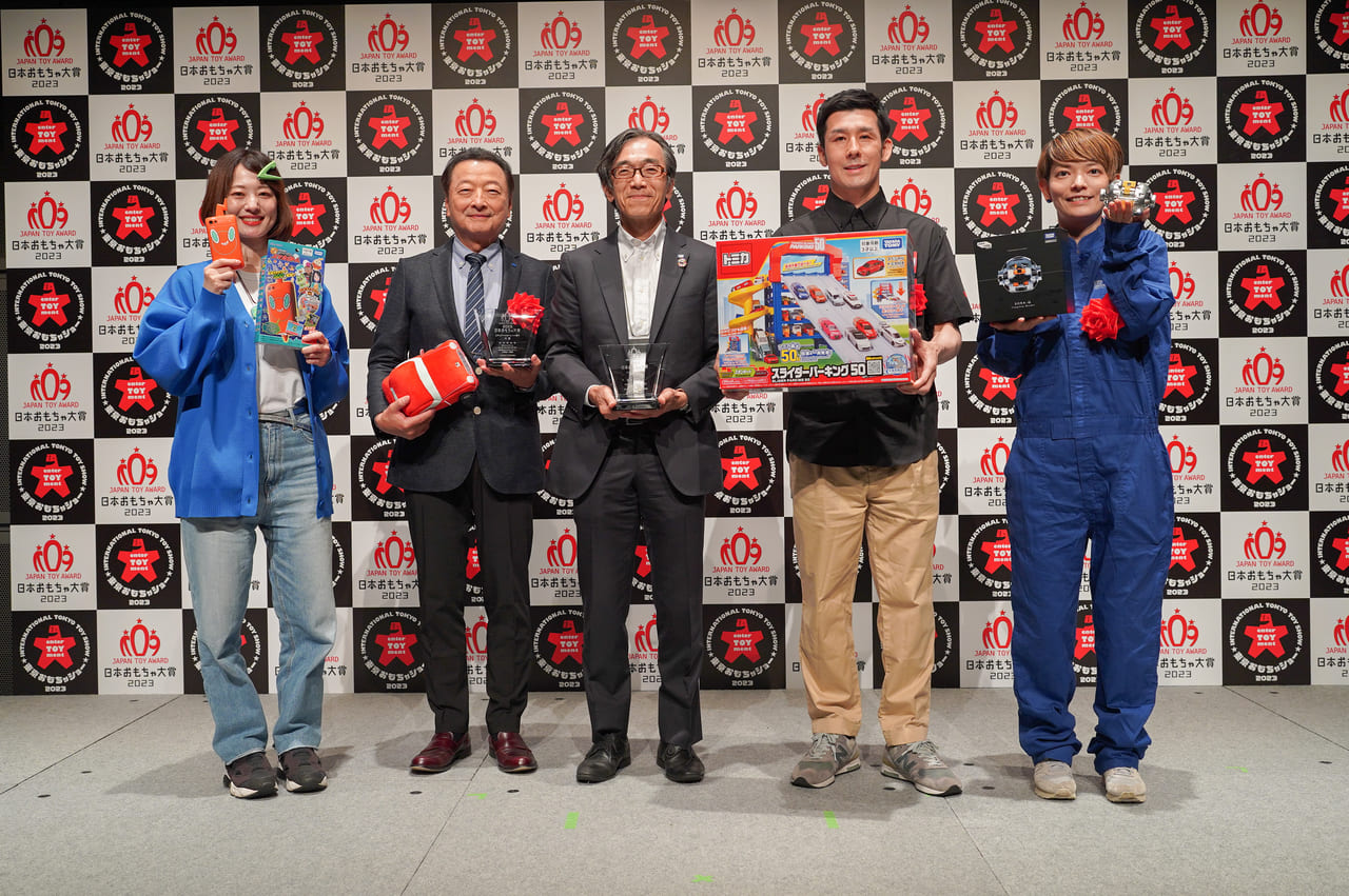 タカラトミーグループが「日本おもちゃ大賞2023」の大賞3部門など計7商品で賞を獲得_001