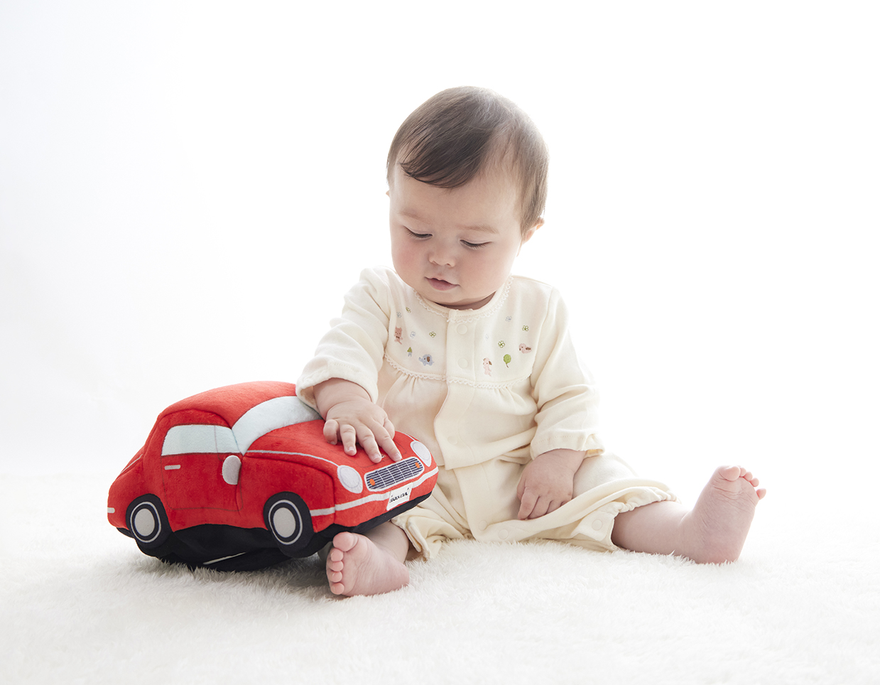“胎内音に近い”車のエンジン音で赤ちゃんの笑顔を引き出すぬいぐるみが10月28日に発売決定_002
