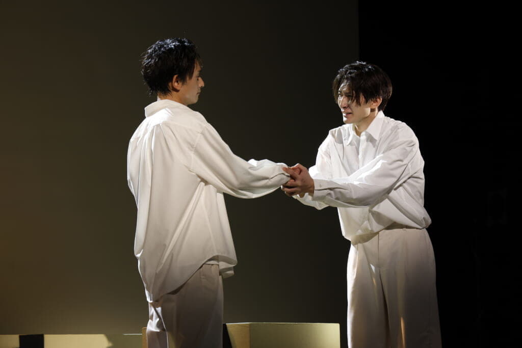 梅津瑞樹がプロデュースし、橋本祥平と共同企画した演劇ユニット・言式「解なし」