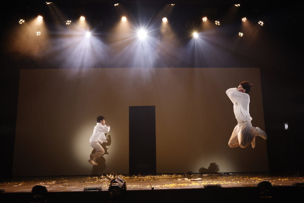 梅津瑞樹がプロデュースし、橋本祥平と共同企画した演劇ユニット・言式「解なし」