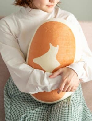 「北海道チーズ蒸しケーキ」のビッグなぬいぐるみが付属するムック本が発売へ_002