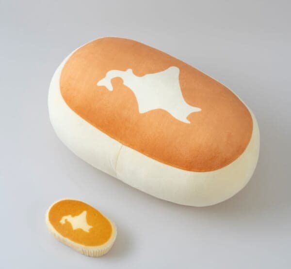 特大ぬいぐるみが付属する『北海道チーズ蒸しケーキFAN BOOK』が発売_006